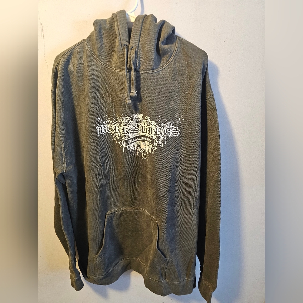 Men's vintage oversized‎ hoodie sweatshirt printed with The Berkshires, sz. L